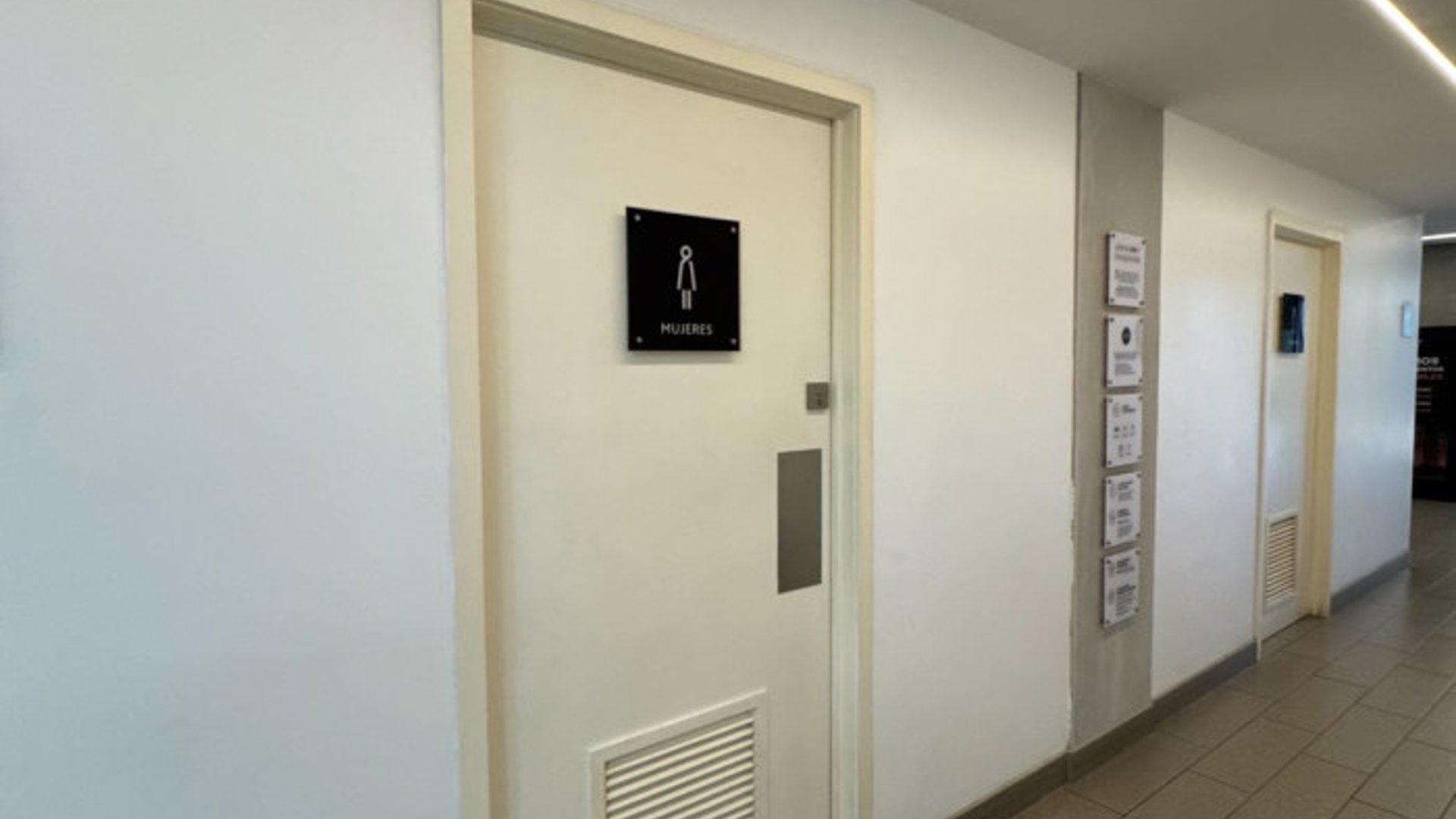 Oficina en venta en zona 4 ciudad Guatemala - Miniatura 5