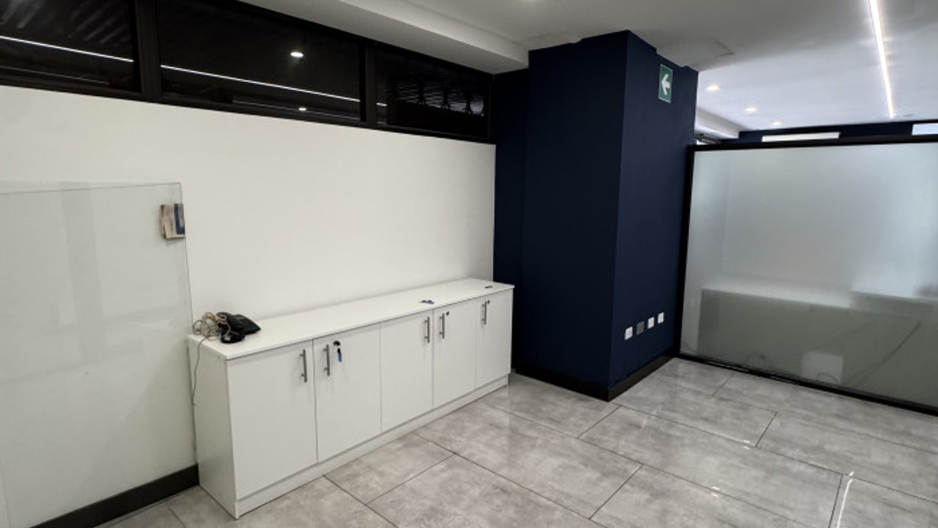 Oficina Comercial en Renta Geminis zona 10 - Miniatura 5