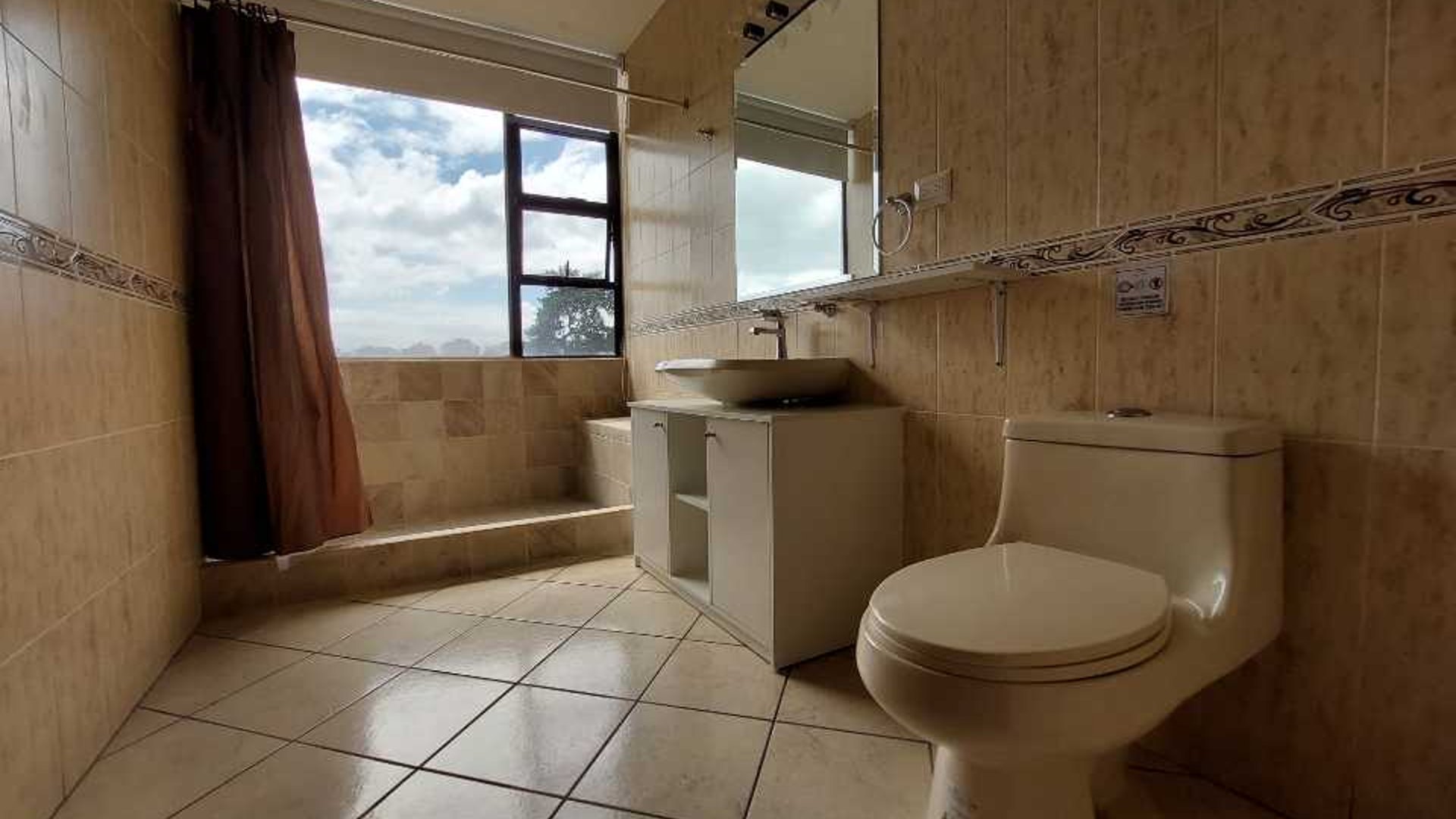 VENDO/ALQUILO APARTAMENTO EN MILENIA ZONA 10 DE 3 DORMITORIOS - Miniatura 8