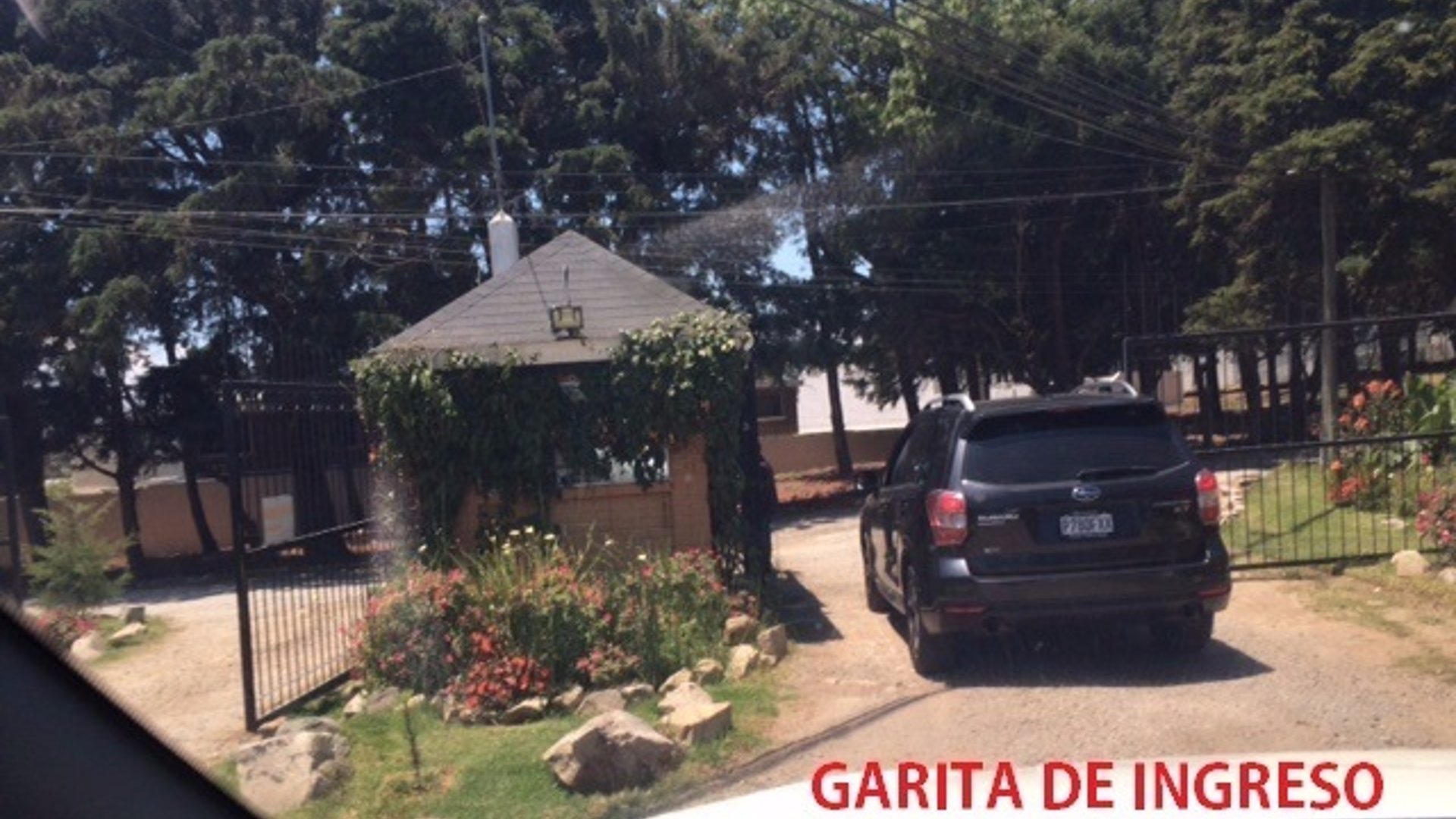 Precioso Terreno de 2,630 Vrs2 en condominio San Nicolás, CES - Miniatura 2