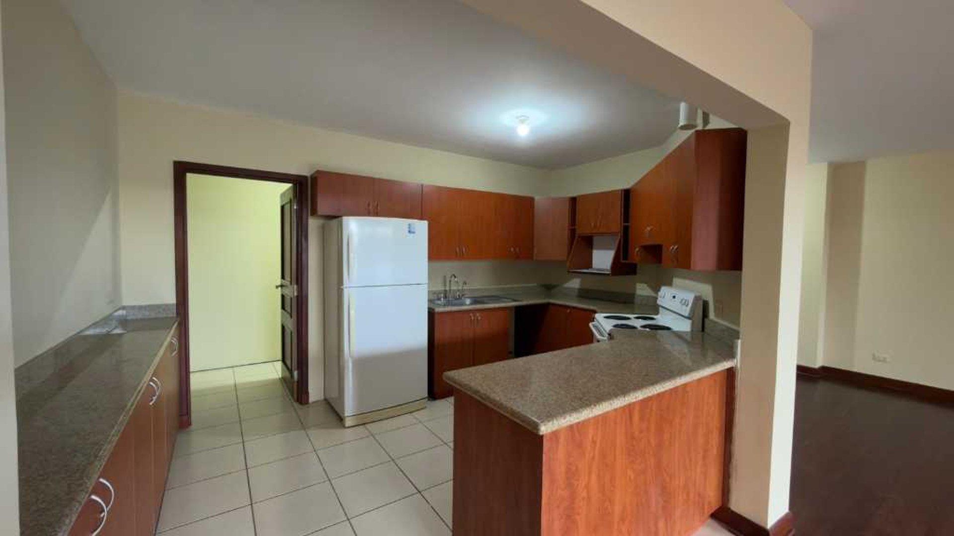 APARTAMENTO EN RENTA – BENEVENTO, ZONA 14 - Miniatura 6
