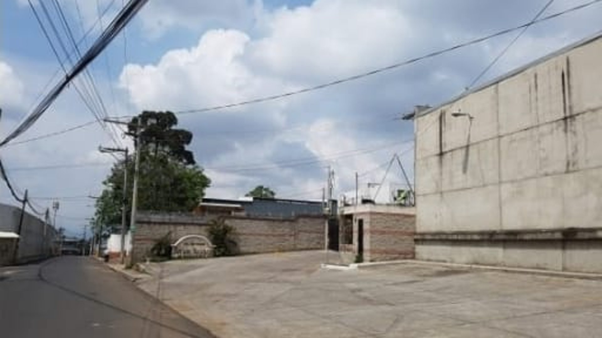 Preciosa Bodega En Alquiler En Zona 21,Al final de la  Atanasio - Miniatura 12