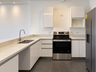 📍 APARTAMENTO NUEVO EN VENTA – 3 HAB + JARDÍN | NOGALES 1 | ZONA 16 - 2
