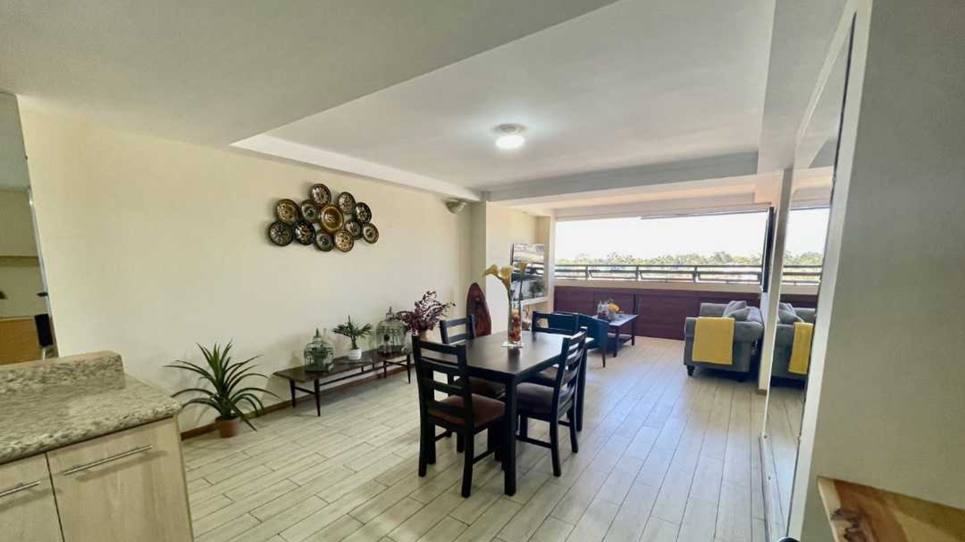 Alquilo o Vendo  apartamento en zona 9 amueblado y equipado
