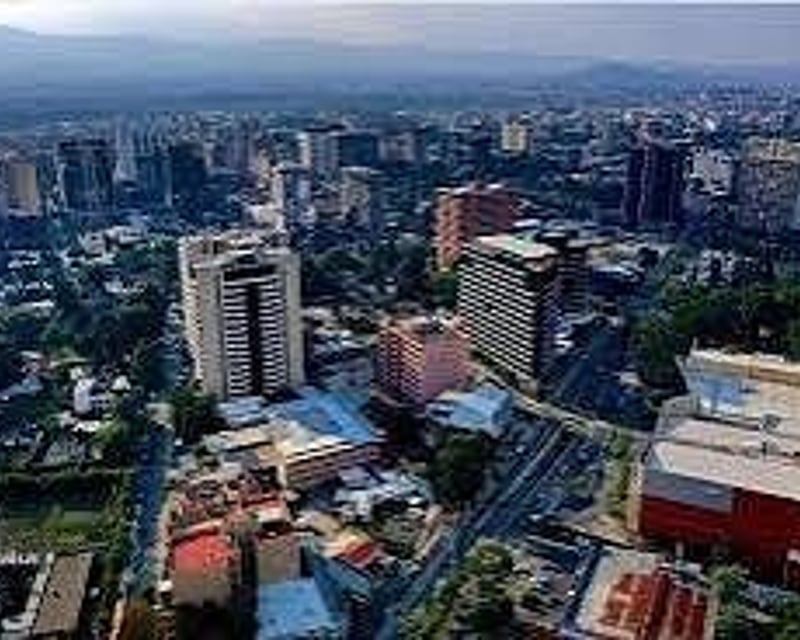 Exclusivo terreno en venta – Zona 10, área Centro Médico