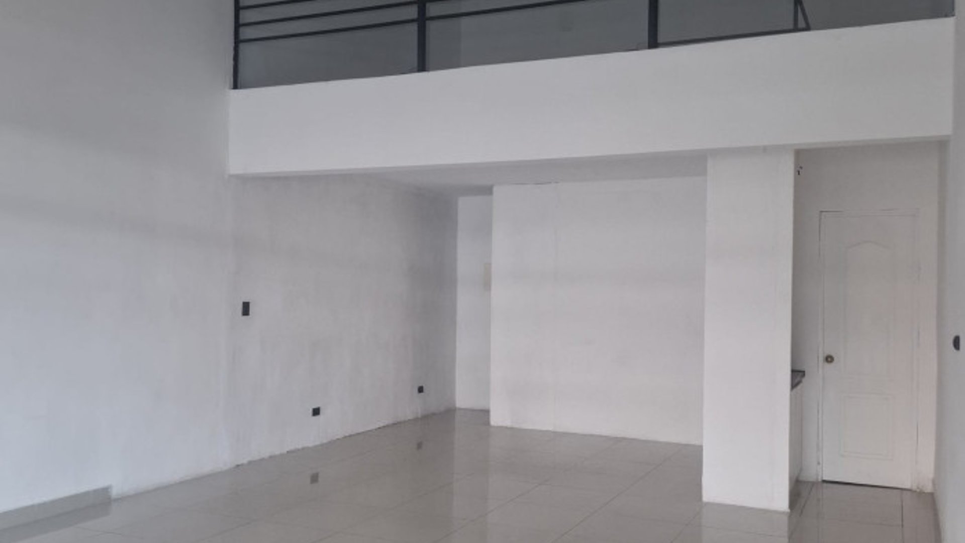 Local comercial en Alquiler en Zona 10 Guatemala - Image 1