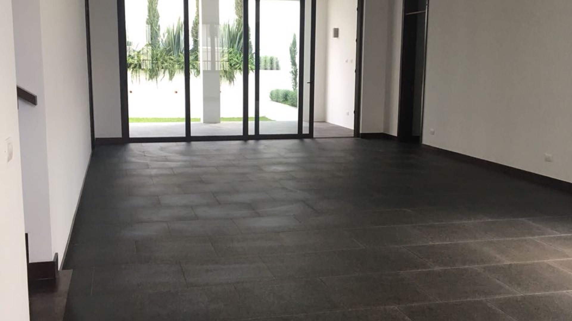 Hermosa casa con jardín en venta Cayalá, zona 16