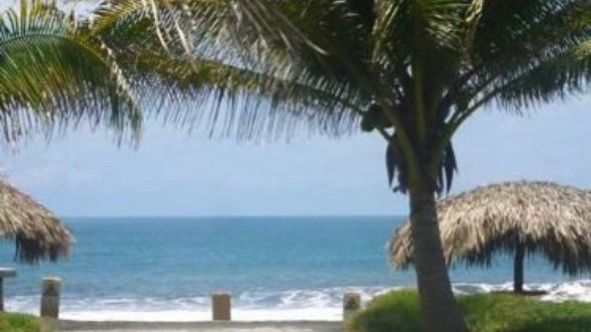 CASA DE PLAYA EN RENTA, EN MONTERRICO