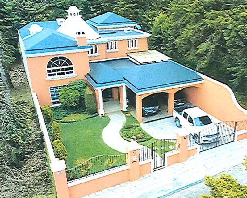 Amplia Residencia Alta Vista San Jose Pinula