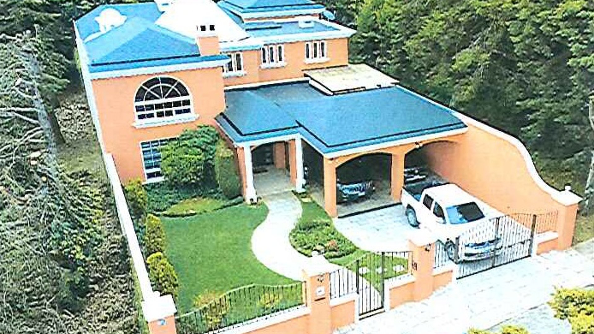 Amplia Residencia Alta Vista San Jose Pinula