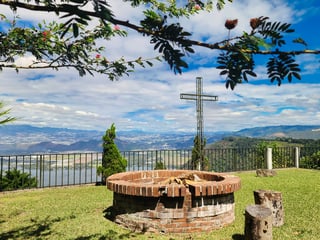 Propiedad con Cabañas y mirador | Km 36 Santa Elena Barillas - 5