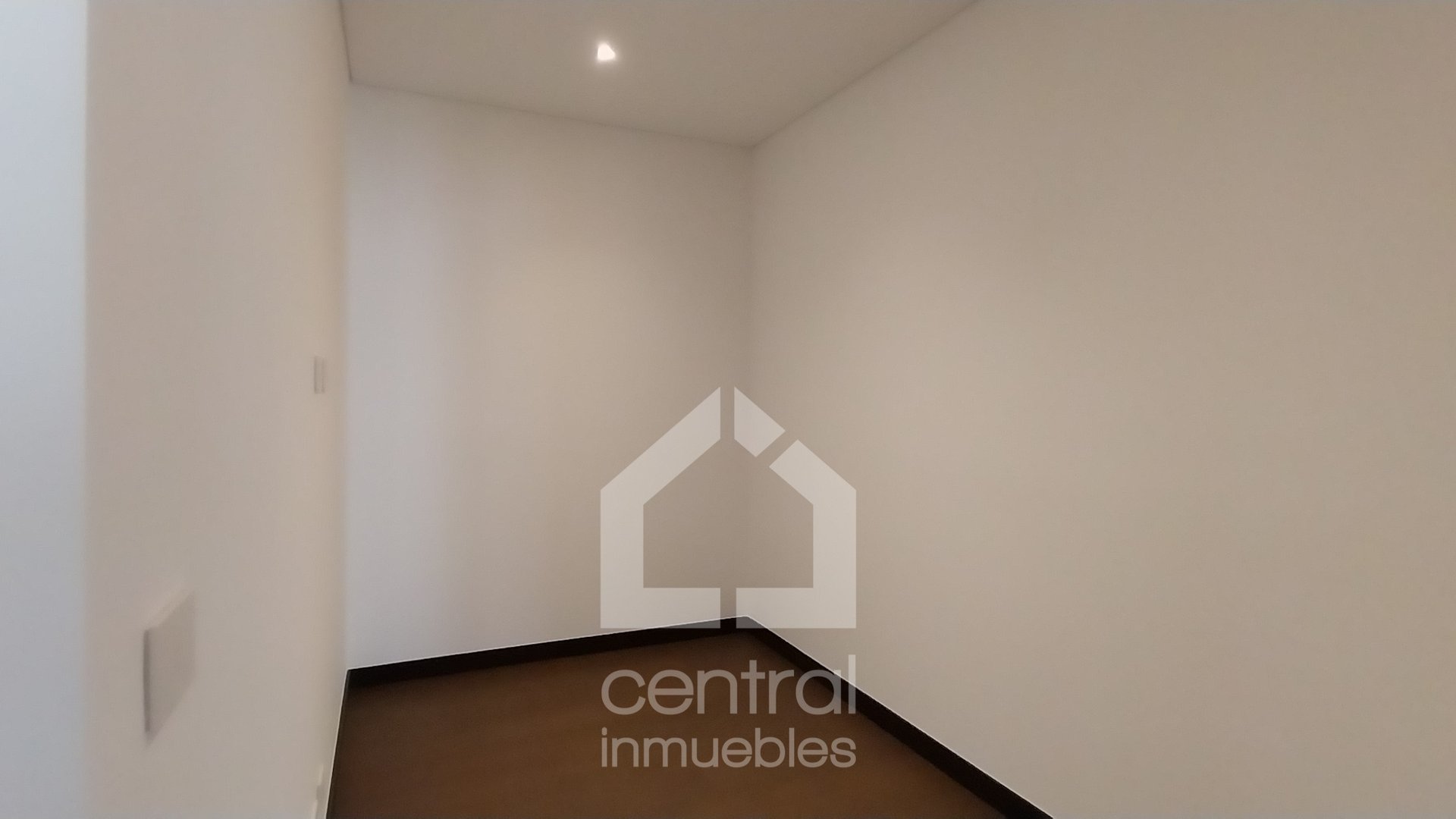 Lujoso Apartamento en Renta con jardín privado en Nogales Cayalá - Miniatura 17