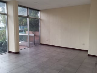 Locales en Renta en Edificio Plaza Maritima, Zona 10  - 2