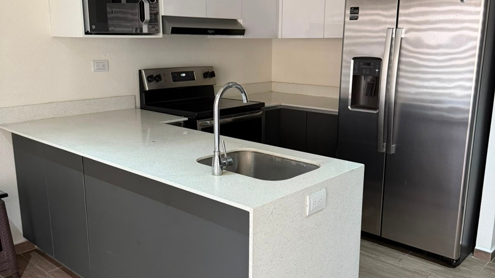 Apartamento en Renta en Parque Mateo, zona 7, 3 habitaciones ref-6082