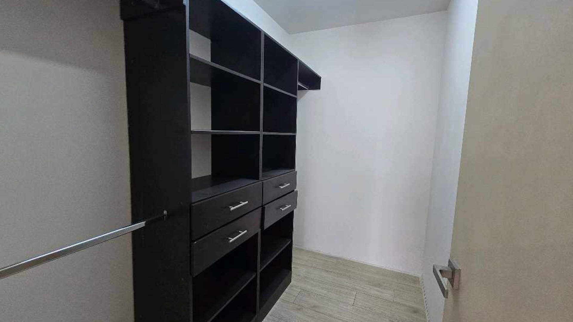 APARTAMENTO EN VENTA ZONA 10 - Miniatura 17