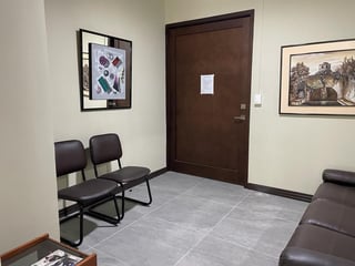 PIALE/ Oficina en venta, zona 10 - 2