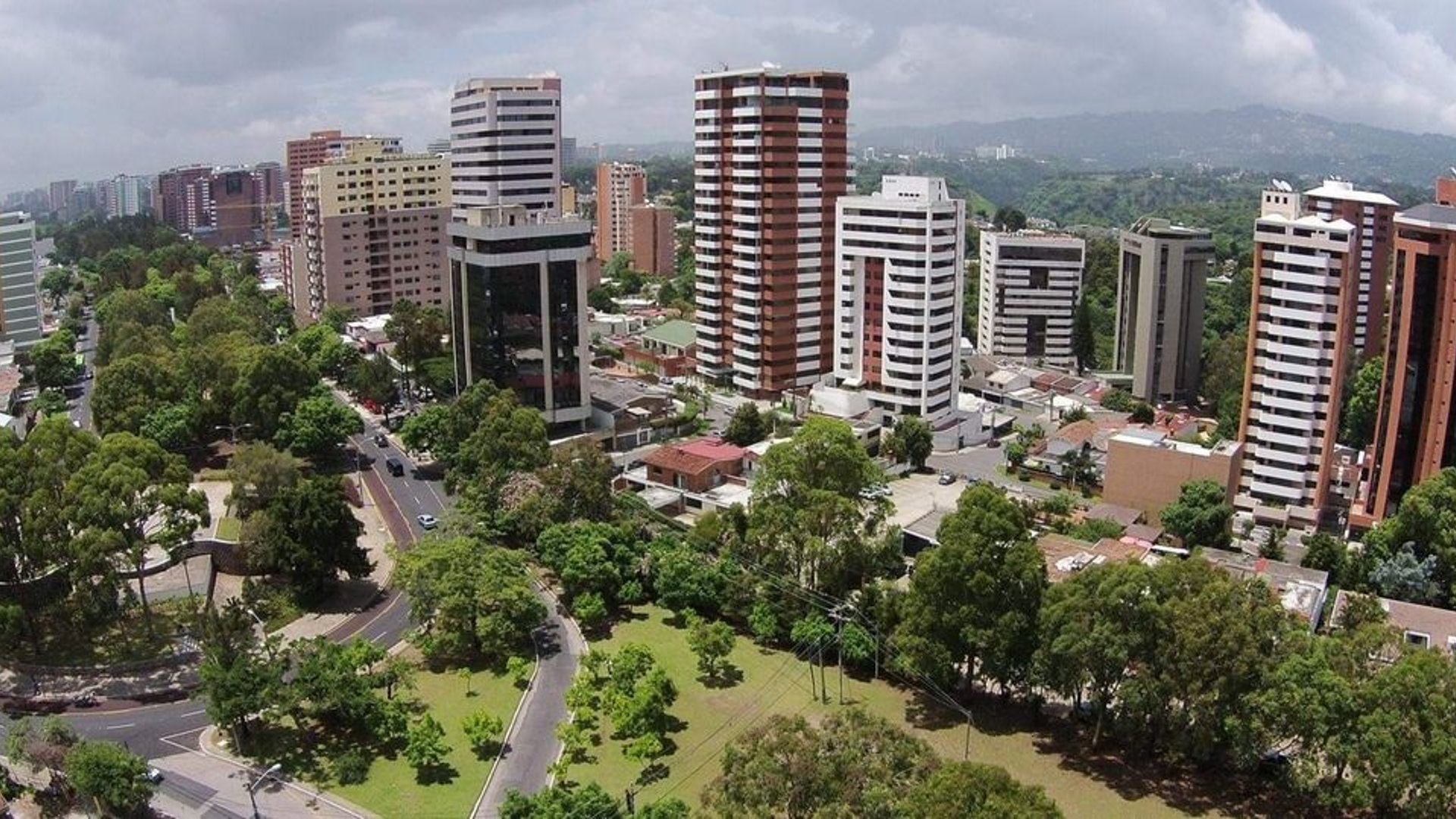 Local exclusivo en zona 14 en Renta