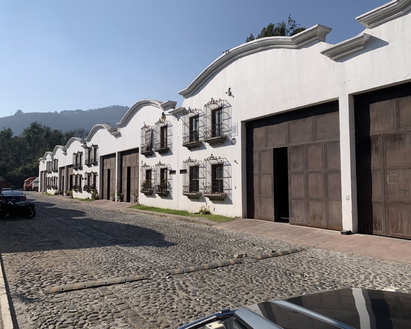 Bodega dentro de complejo en Panorama, Antigua