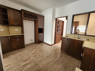 Casa en venta en San Cristóbal con 4 habitaciones y patio Ref-5200 - Image 3
