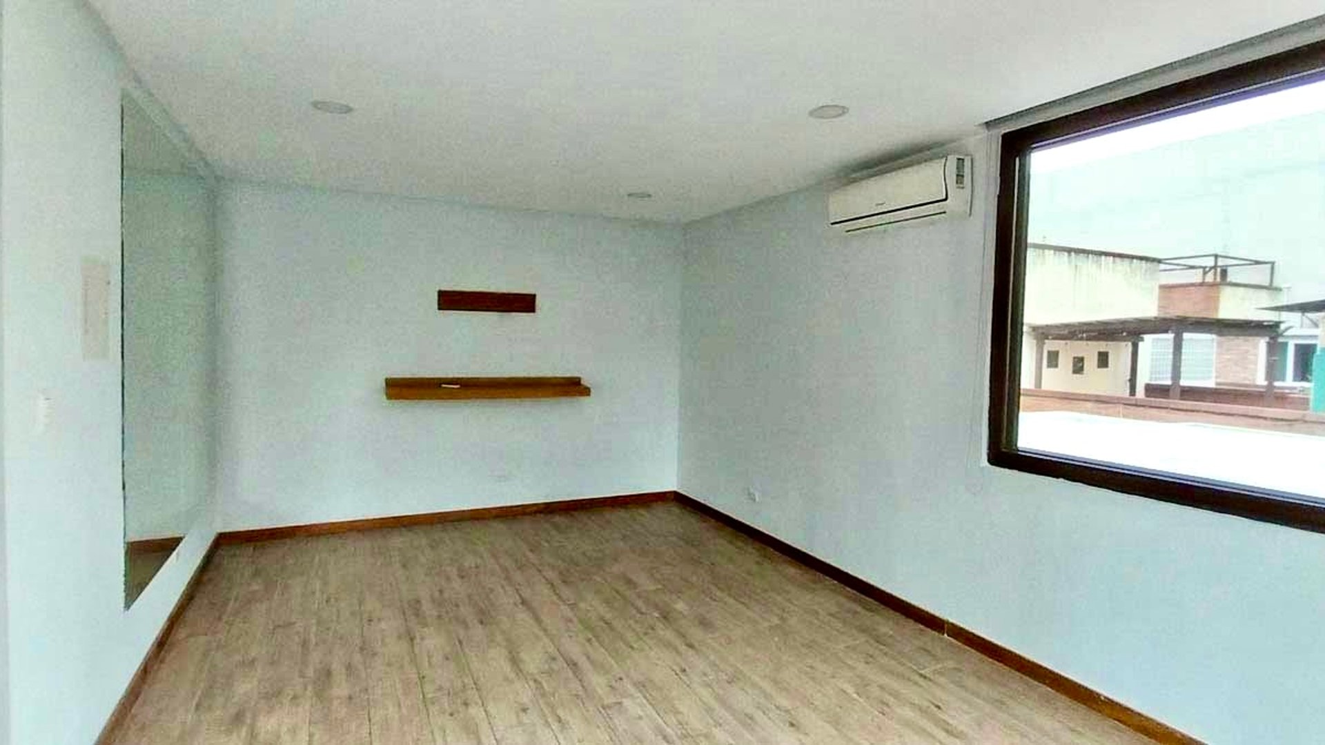 Casa amplia en renta, Condominio La Pradera, zona 10 - Miniatura 18