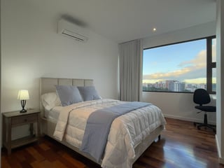 APARTAMENTO AMUEBLADO EN RENTA – EDIFICIO LUCCA | ZONA 10 - Image 10