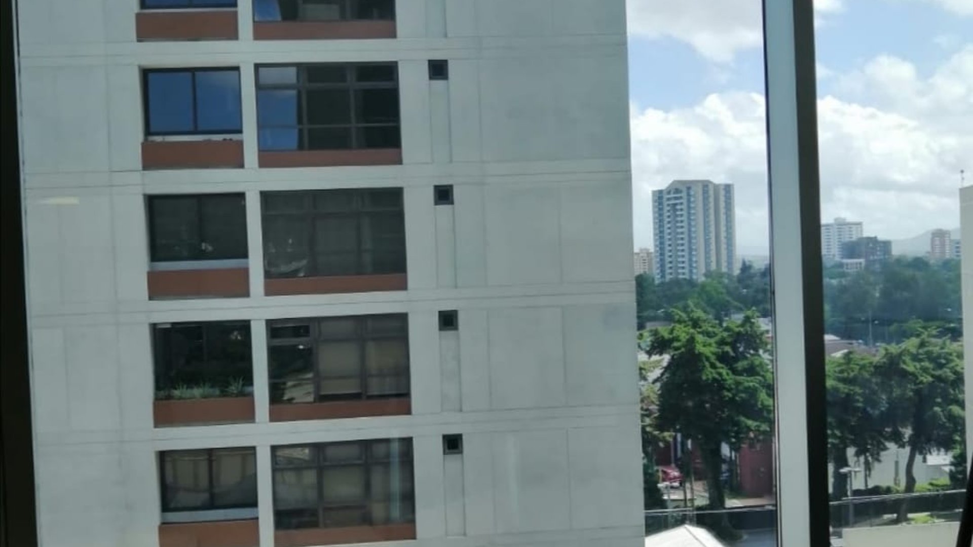 Venta de oficina en Zona pradera zona 10 Ref-4942