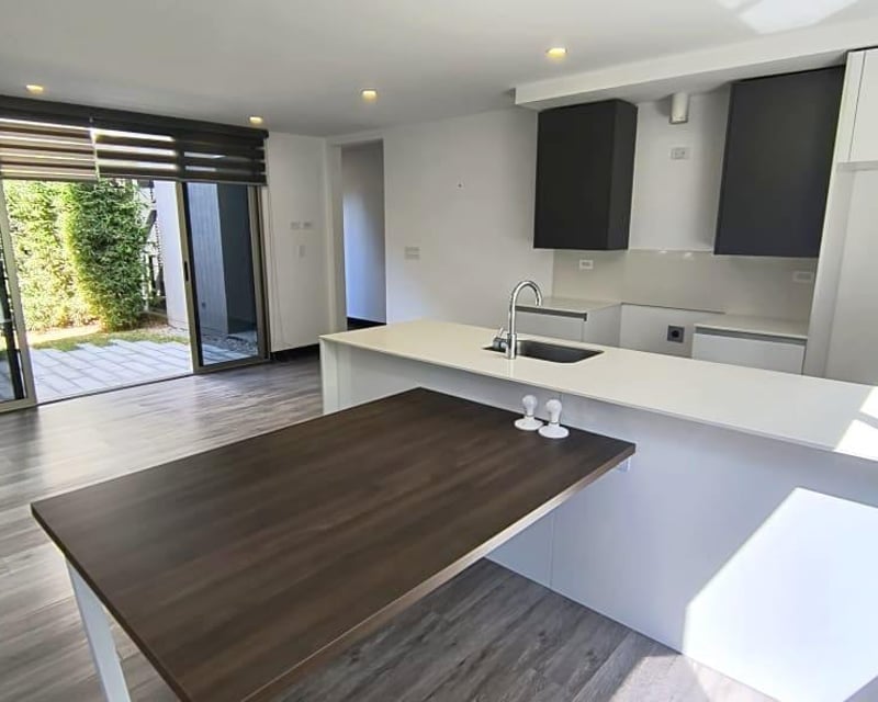 Apartamento con jardín en venta de 2 habitaciones en Z13 Ref-5563