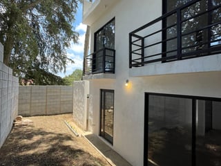 Casa Nueva en Venta - Santiago Sacatepéquez, Sacatepéquez - 3 Hab | y cuarto de servicio - 5