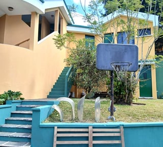 CASA EN VENTA EN SAN VICENTE - SANTA CATARINA PINULA.