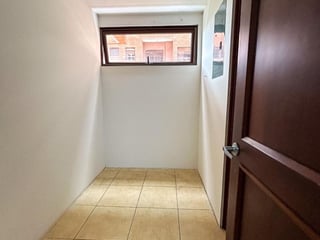 Apartamento de 2 dormitorios amueblado en zona 10 - 4