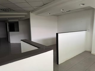 Local Comercial en Renta en Calzada Roosevelt zona 7 - 5