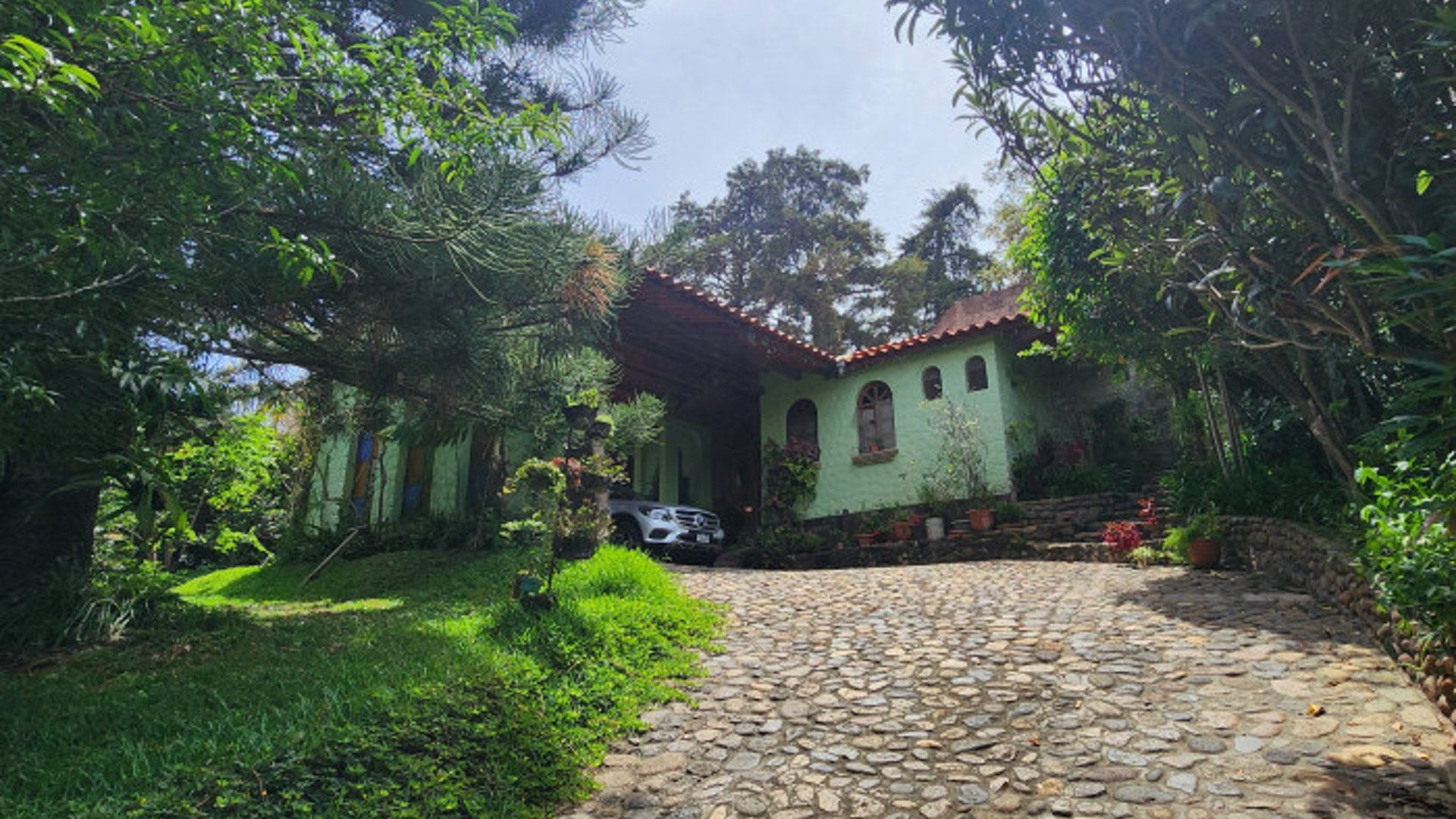 Casa en Venta en Zona 16 cercana Hospital Militar - Miniatura 2