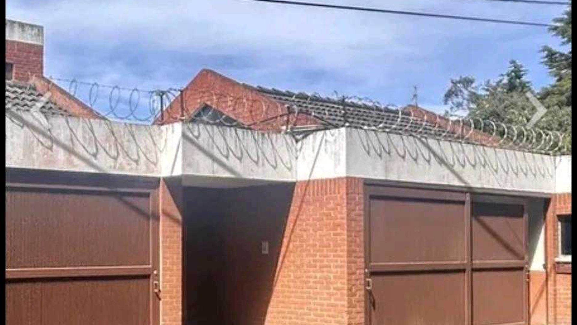 Venta de amplia casa en Km 17.5 Carr. El Salvador, Arrazola III (C)