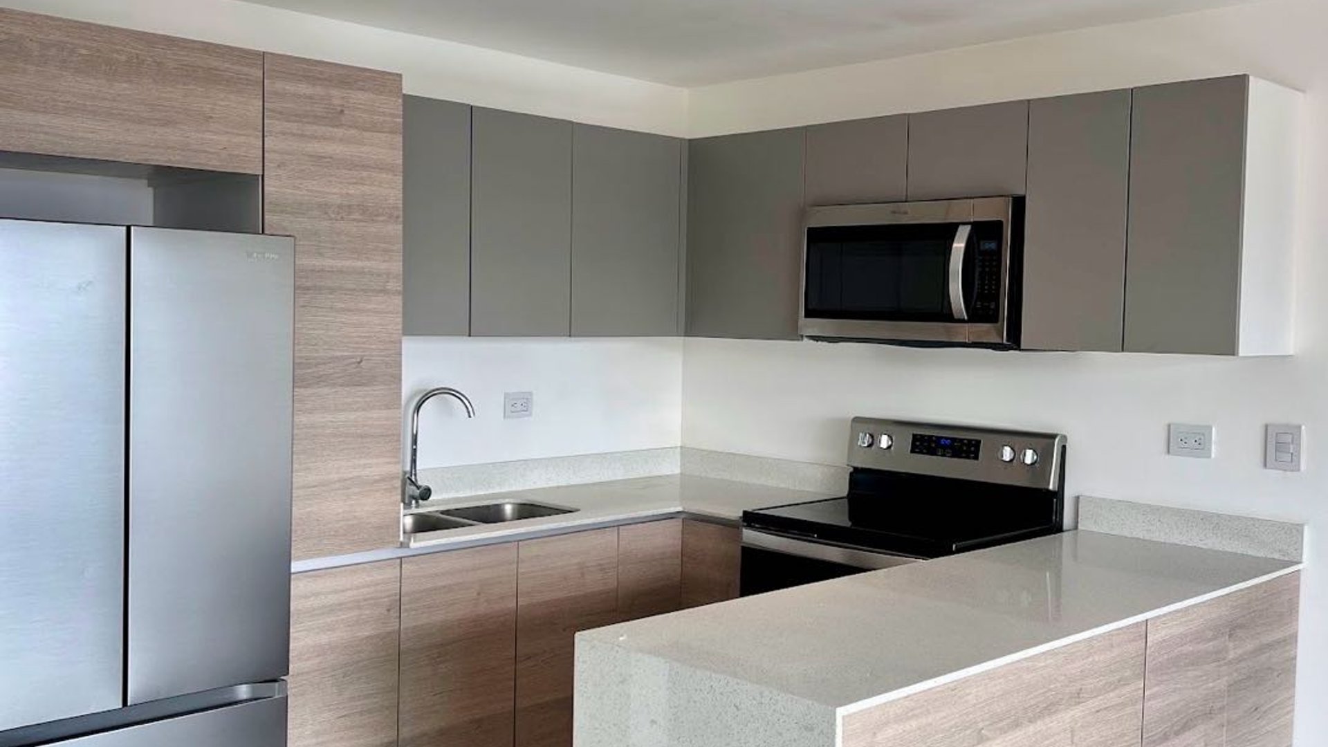 Venta apartamento 3 Dormitorios | Parque 10 Zona 10 - Miniatura 2