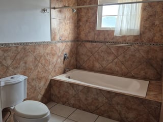 VENDO LUJOSA PROPIEDAD EN ZONA 16 HACIENDA REAL - 3