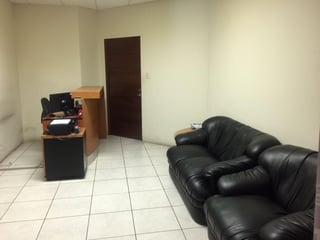 Oficina en renta en Edificio Pradera Zona 10 - 5