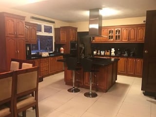 Casa en venta o renta en Colinas de Castel Guatemala - Image 5