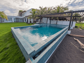 Venta Casa Vacacional a orillas de Playa Monterrico - 4