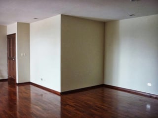 Apartamento 2 habitaciones + estudio o sala familiar en renta zona 13 - 2