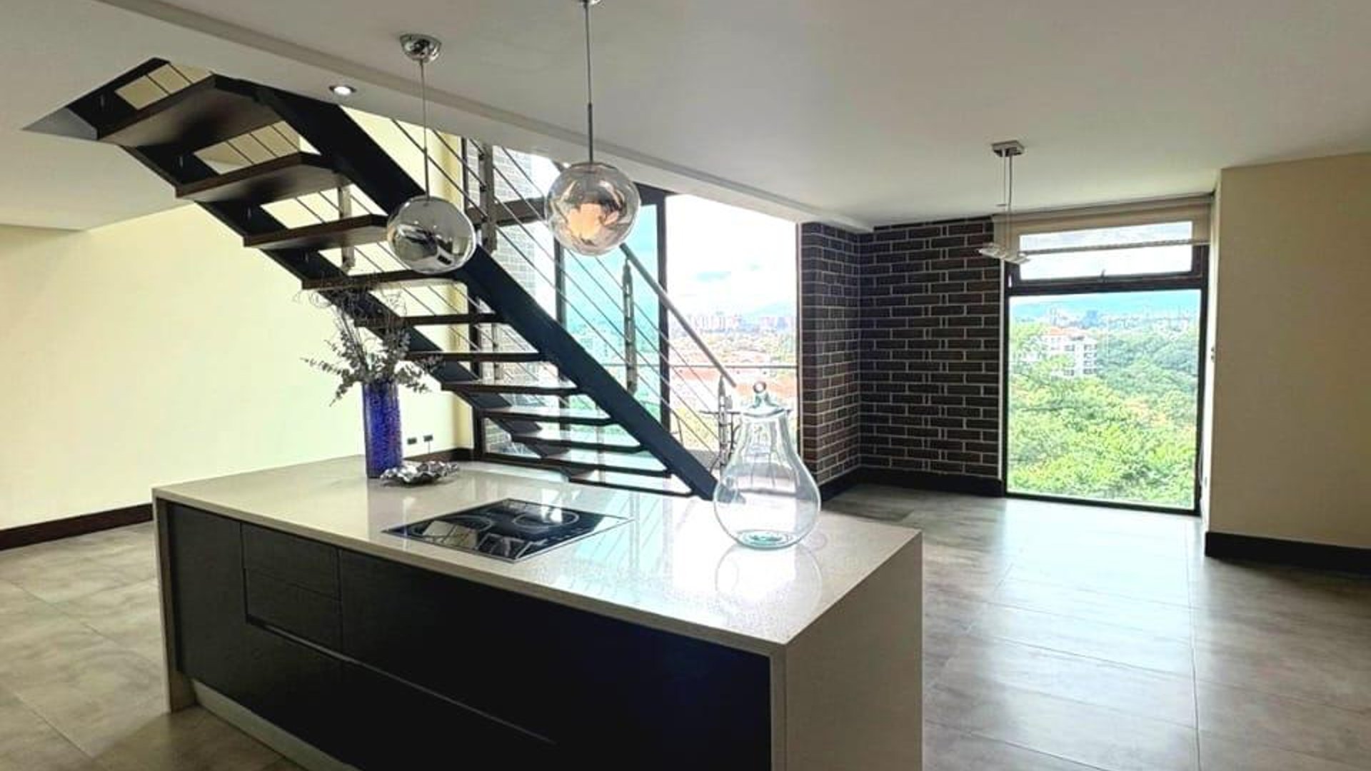 Apartamento en renta con linea blanca y 2 habitaciones en Z16 Ref-5500