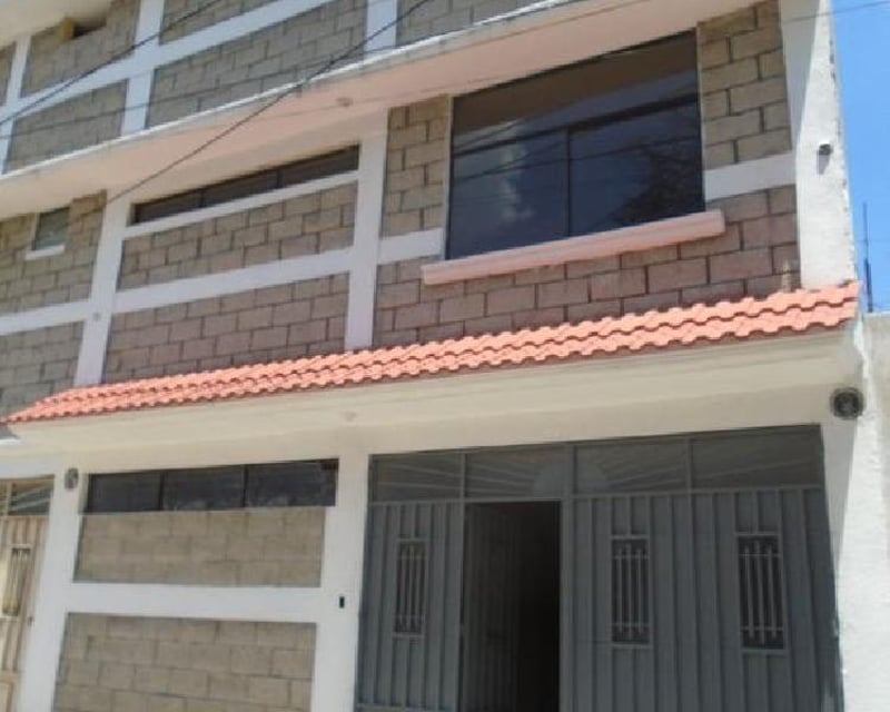 Vendo Casa de 3 niveles en Z6 de Mixco en Residencial