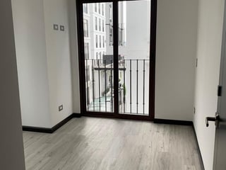 Alquilo lindo apartamento en Lirios de Cayala - Image 2