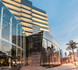 OFICINA AMUEBLADA EN ALQUILER – DESIGN CENTER, ZONA 10 |