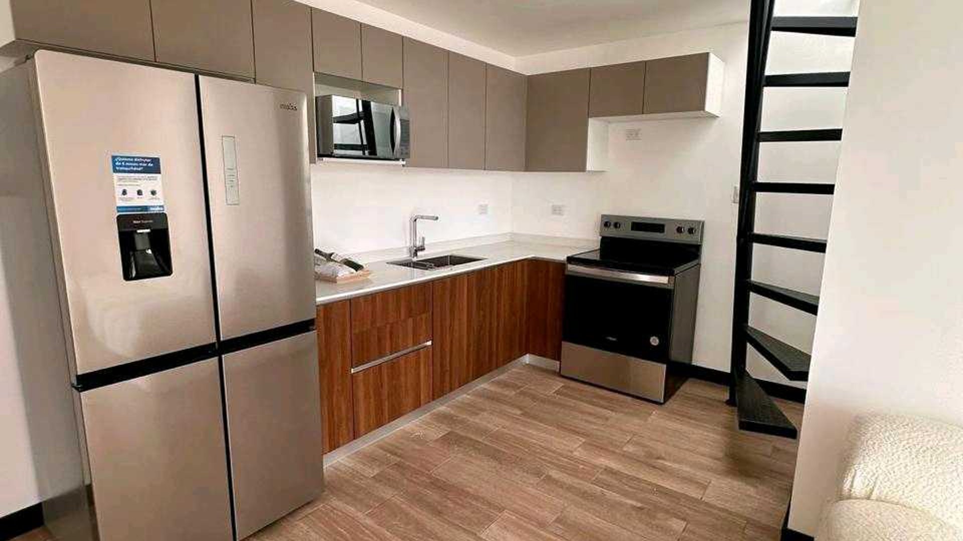 APARTAMENTO EN VENTA PARA INVERSIONISTA ???? Edificio Senseti, zona 10 - Miniatura 5