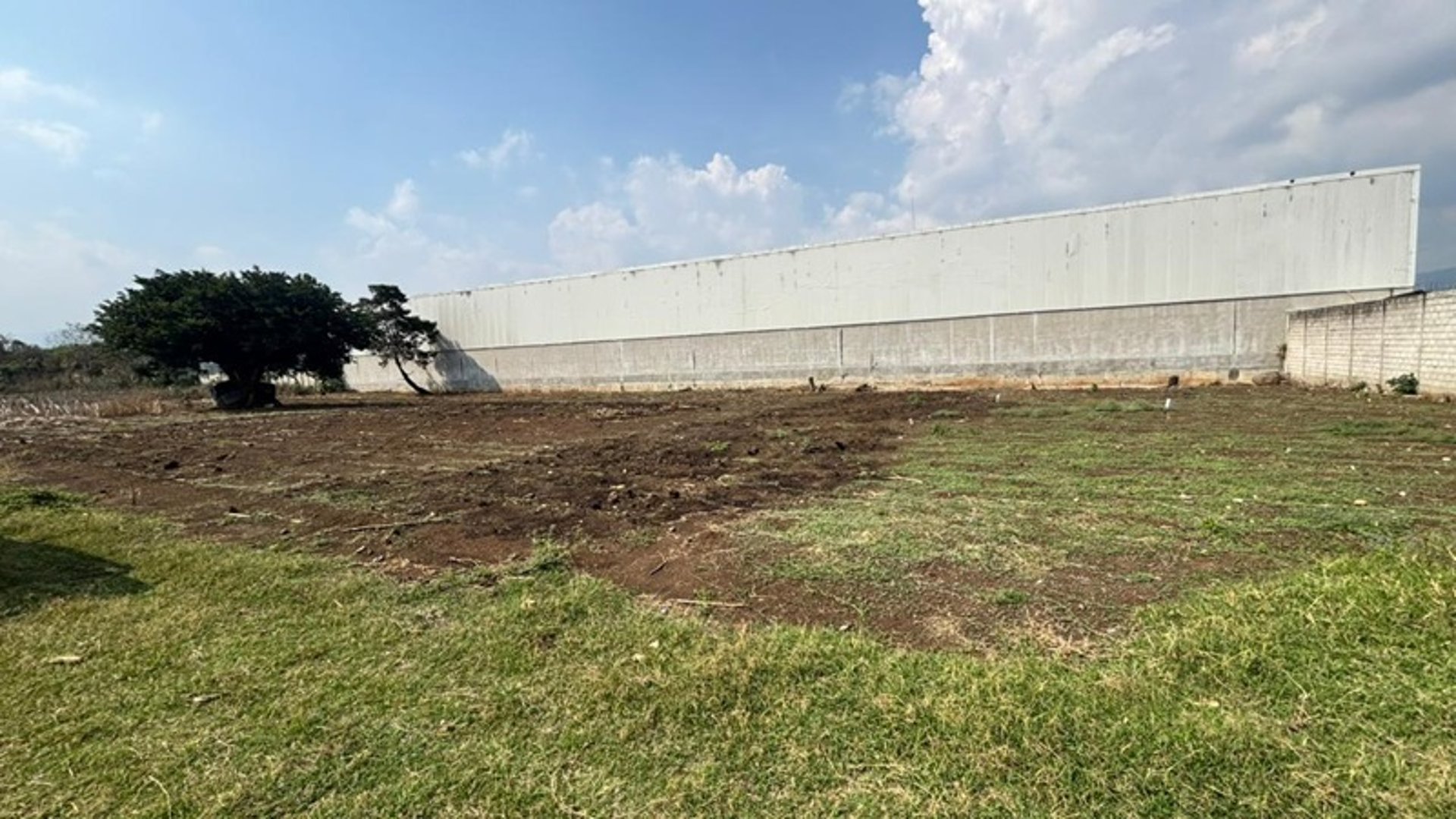 Terreno de 6,816 m² en Venta en San Miguel Petapa, Guatemala - Image 1