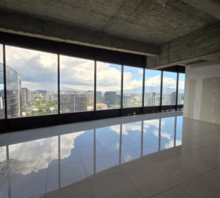 En venta Pent House Oficinas en Zona 10 Diagonal 6