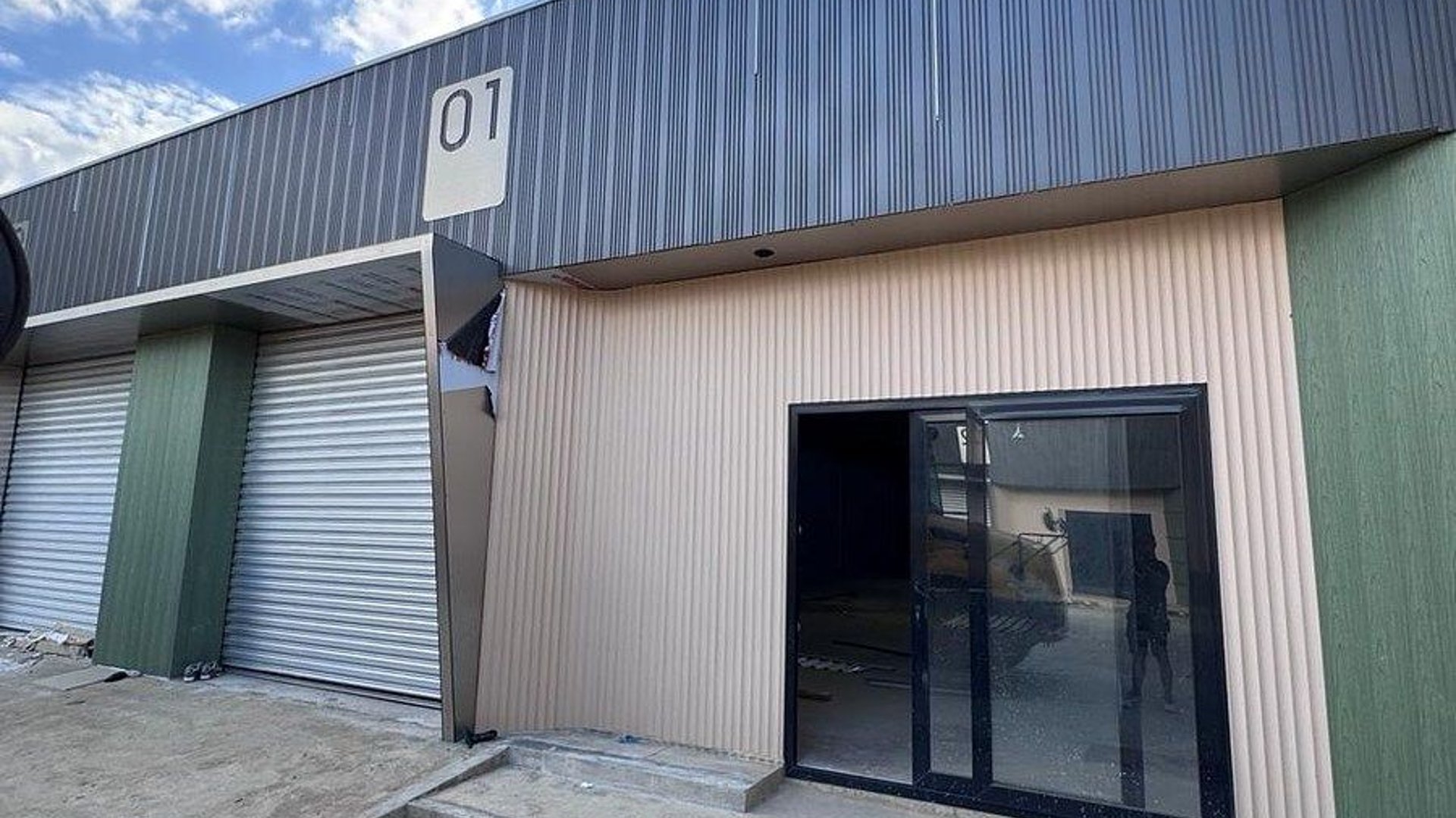 OFIBODEGA EN ALQUILER EN CAES  Complejo Comercial ARIKA | Km. 17.5 CAES - Miniatura 4