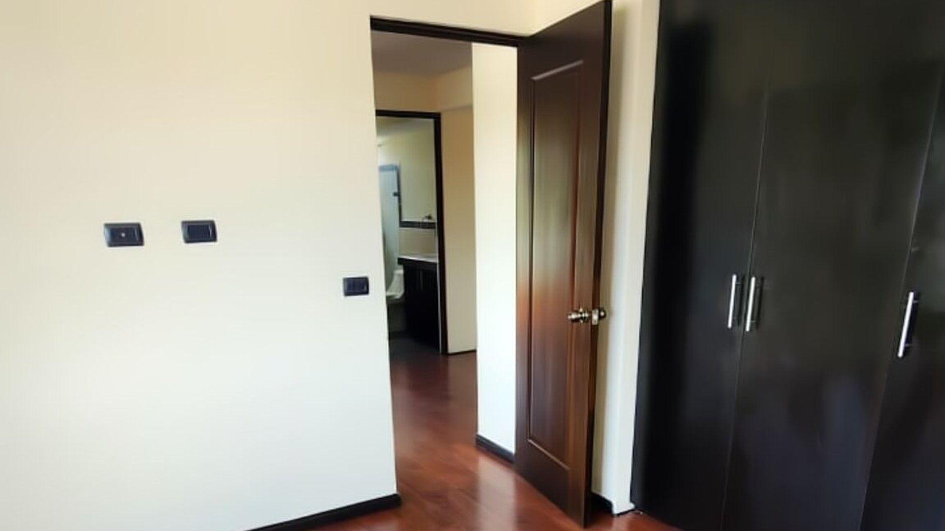 Apartamento amplio en Jardines de Las Charcas, Zona 11 - Miniatura 11