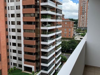 Apartamento en alquiler, Vista Real zona 14 - Image 14