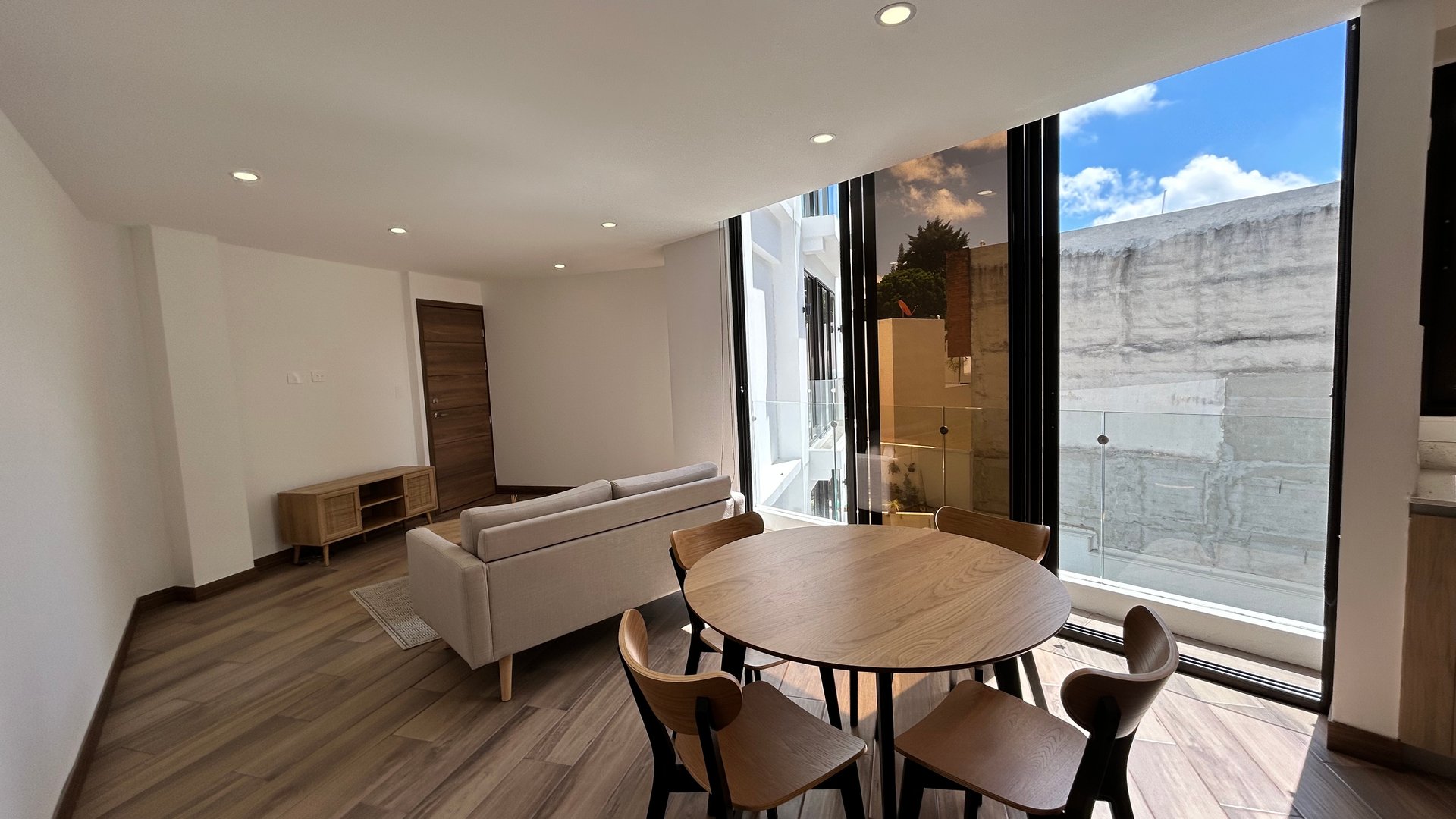 Apartamento en renta, Edificio PRIVE, Vista Hermosa 1 Zona 15 - Miniatura 2